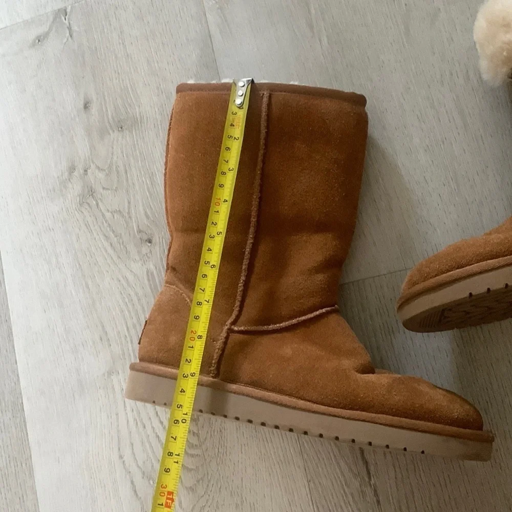 UGG KOOLABURRA Chestnut Suede Low‎ Boot Fur Lined size 6 tan camel fall winter